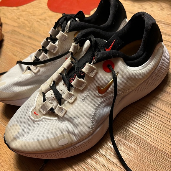 Nike Black and White Athletic Shoes with red details - Picture 1 of 6